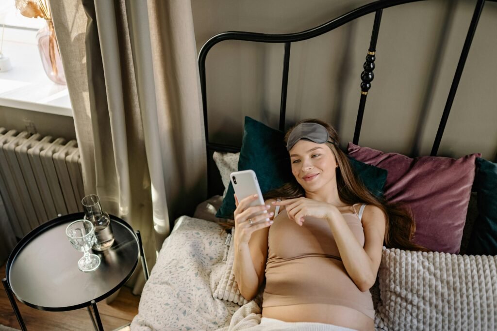 Top smartphone side hustles for 2025: Earn online by freelancing, reselling, creating content, and more, all from your phone.